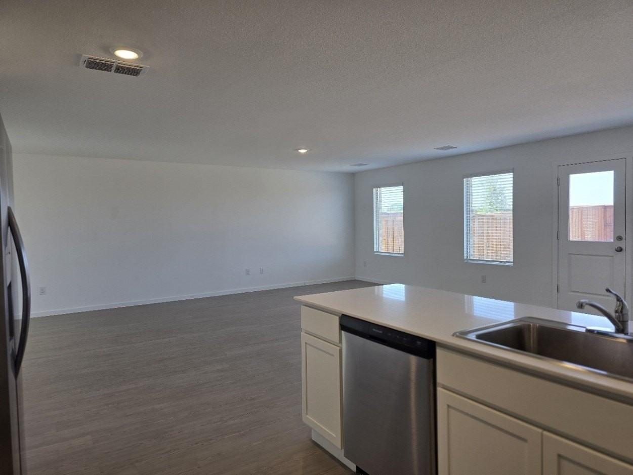400 Back Country Dr - Photo 6 of 15