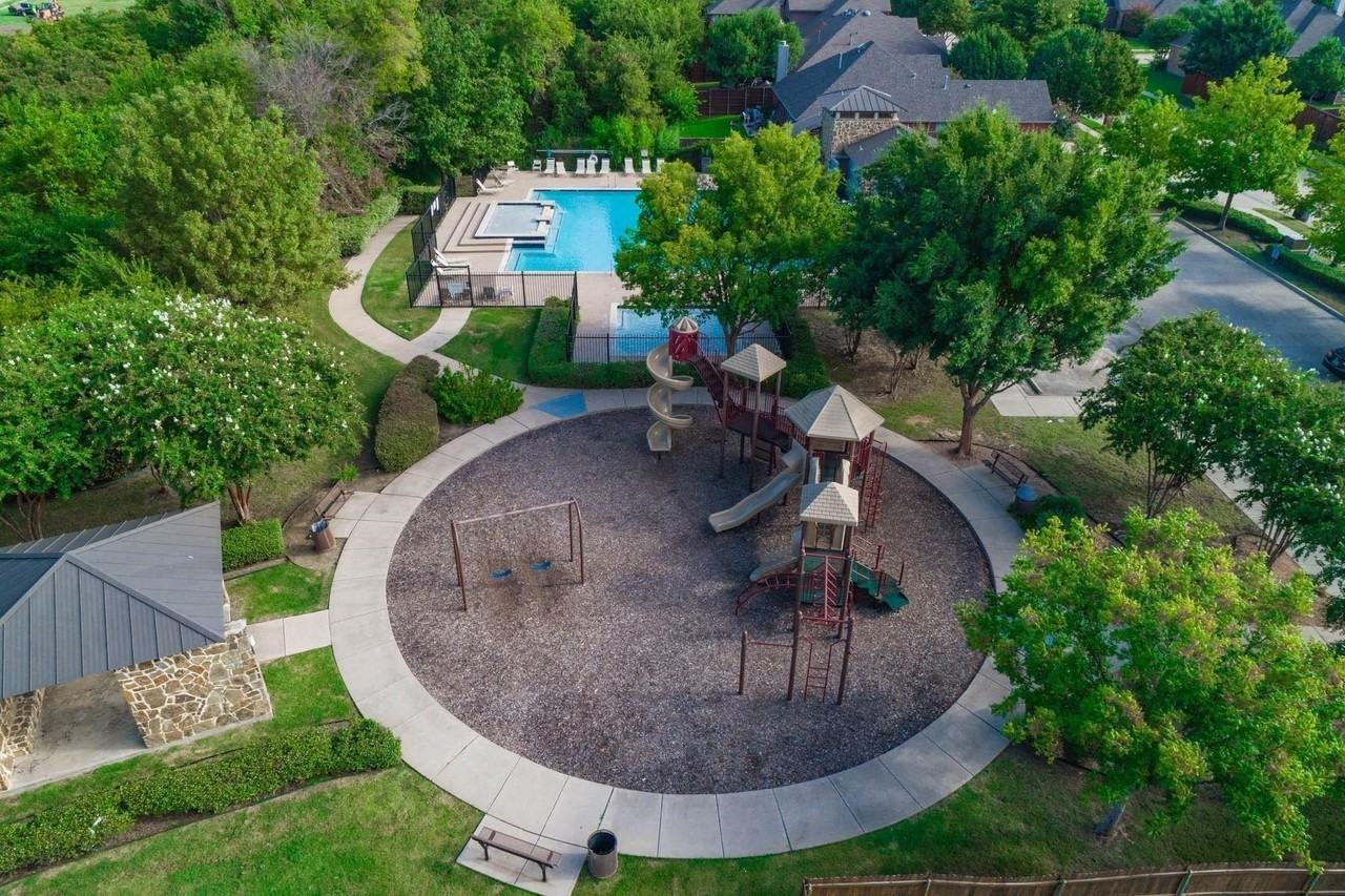 2524 Navasota Dr - Photo 5 of 16