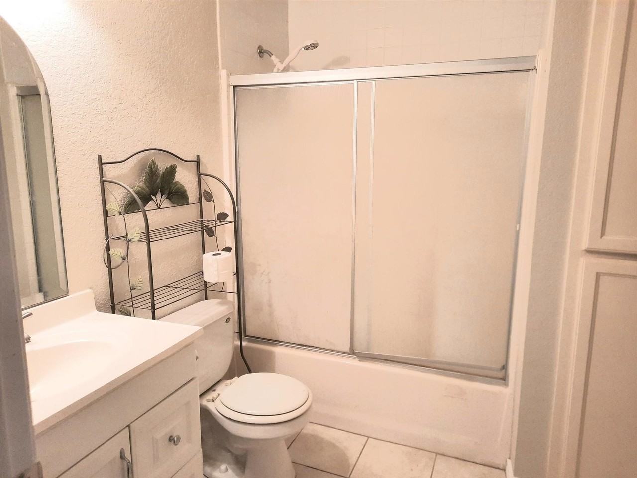 905 Sloan St - Photo 4 of 5