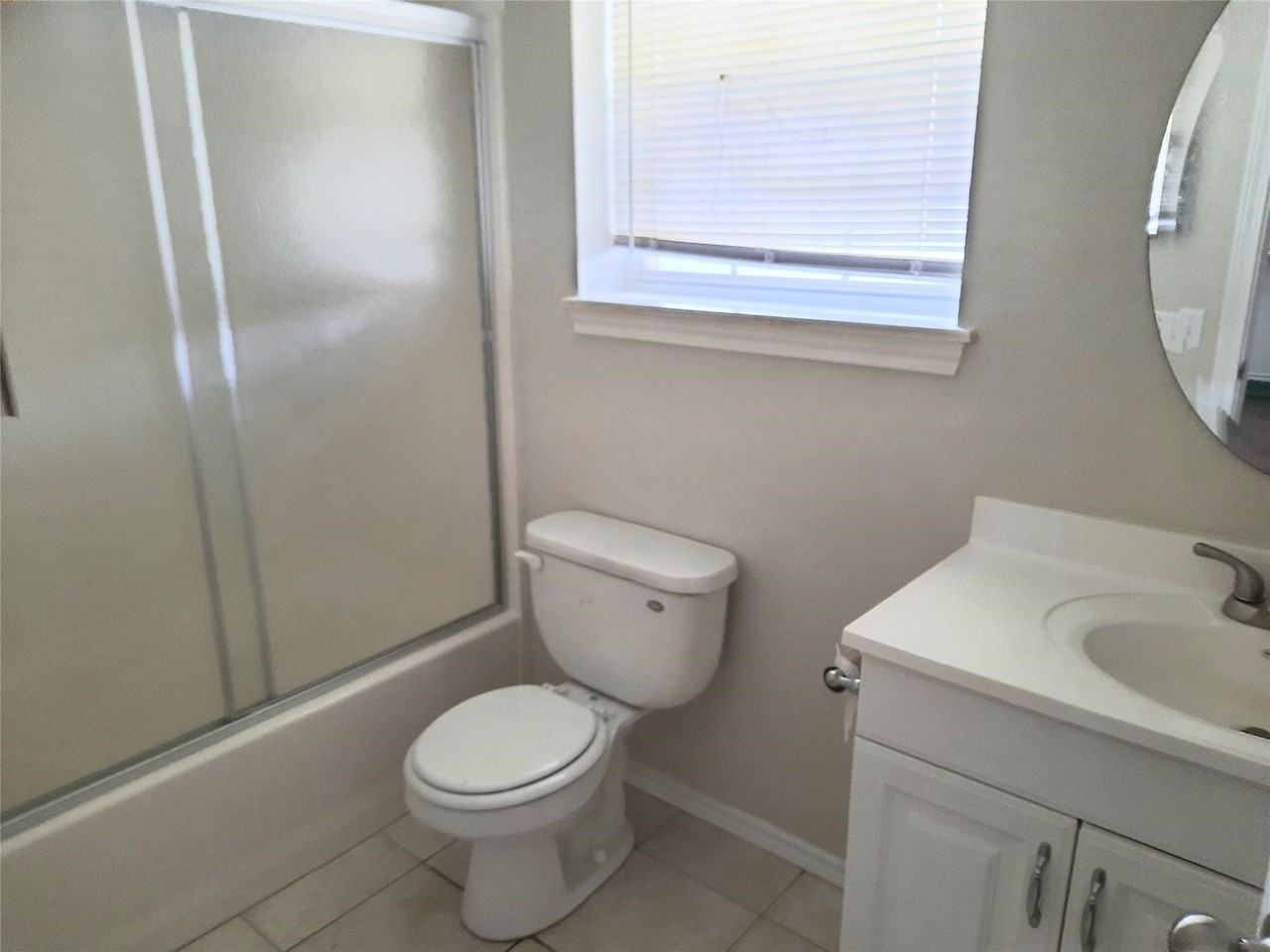 905 Sloan St - Photo 5 of 5