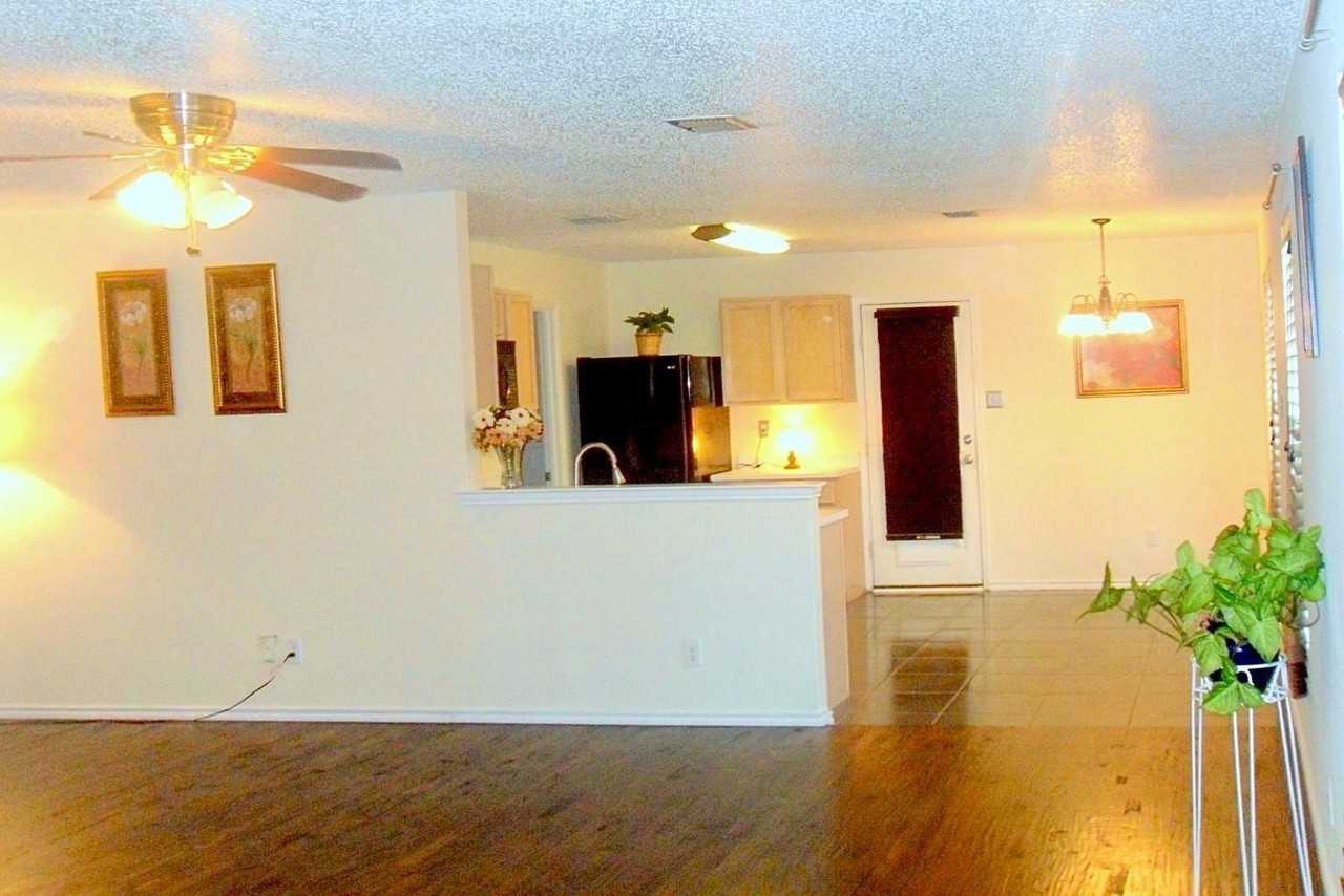 3107 Westview Dr - Photo 3 of 13