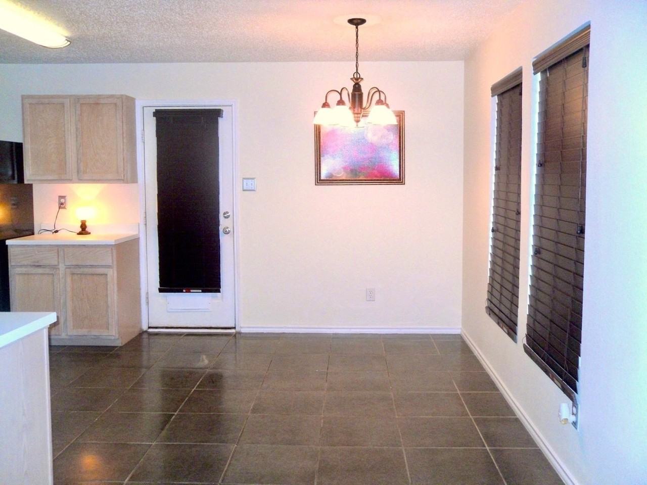 3107 Westview Dr - Photo 4 of 13