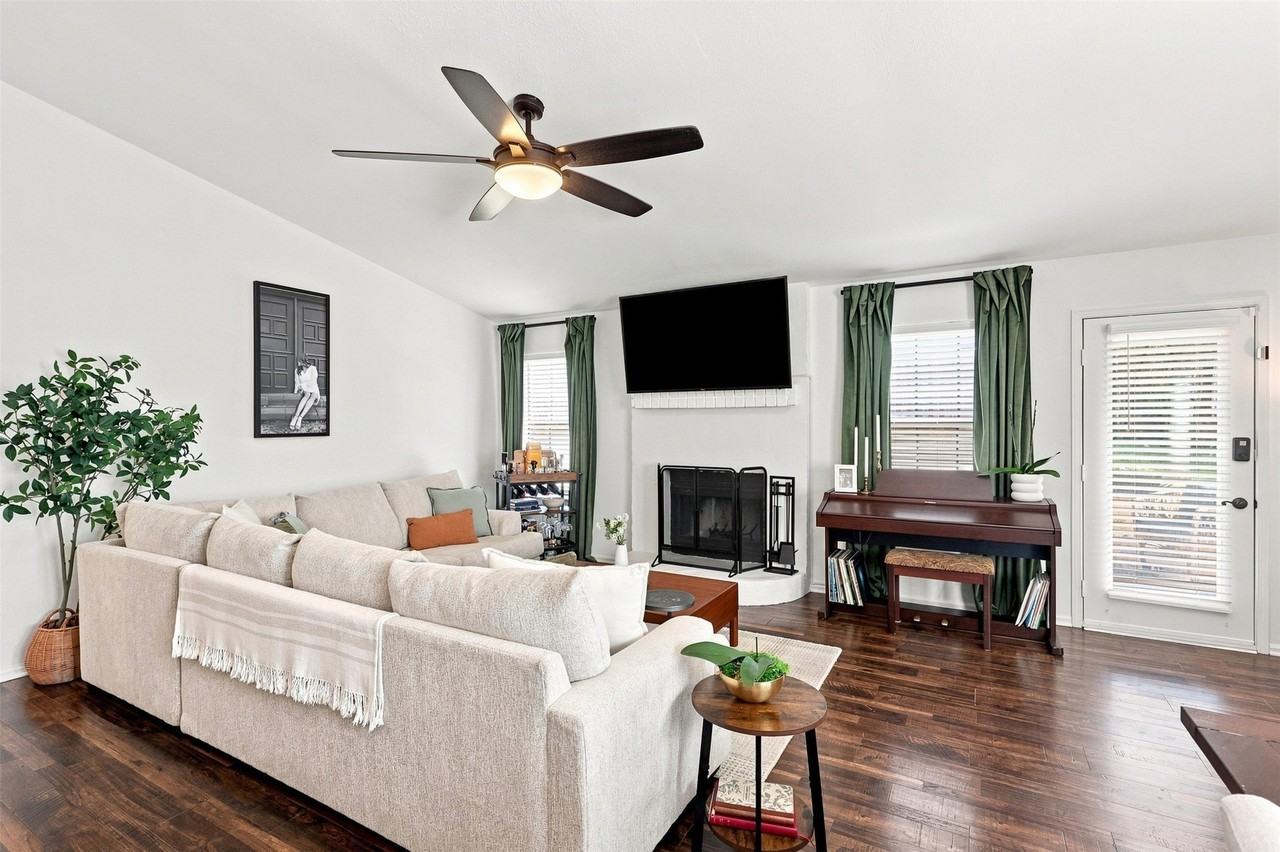 101 Clove Ln - Photo 4 of 29