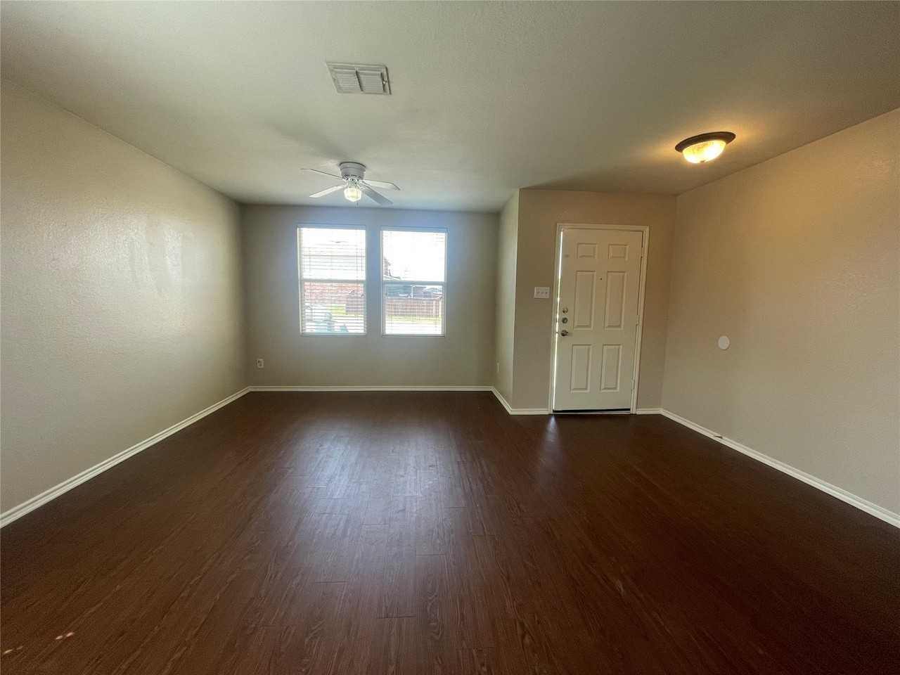 509 Cherrywood Ter - Photo 3 of 14
