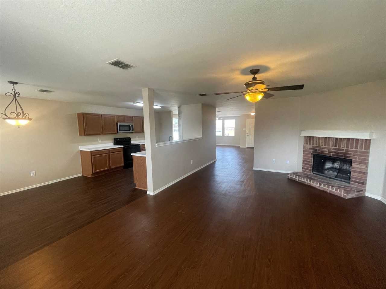 509 Cherrywood Ter - Photo 4 of 14