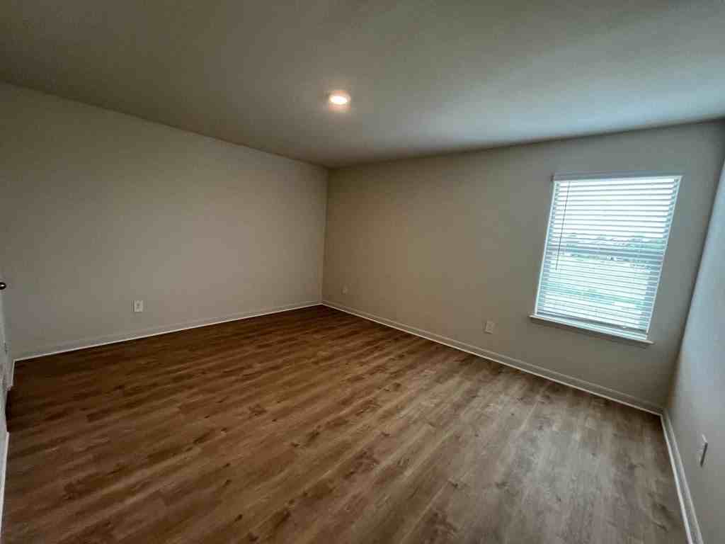 3023 Boran Dr - Photo 3 of 11