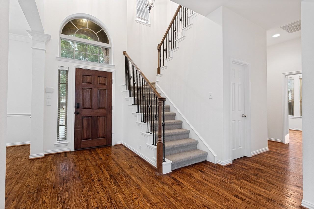 1806 Caprock Rd - Photo 2 of 25