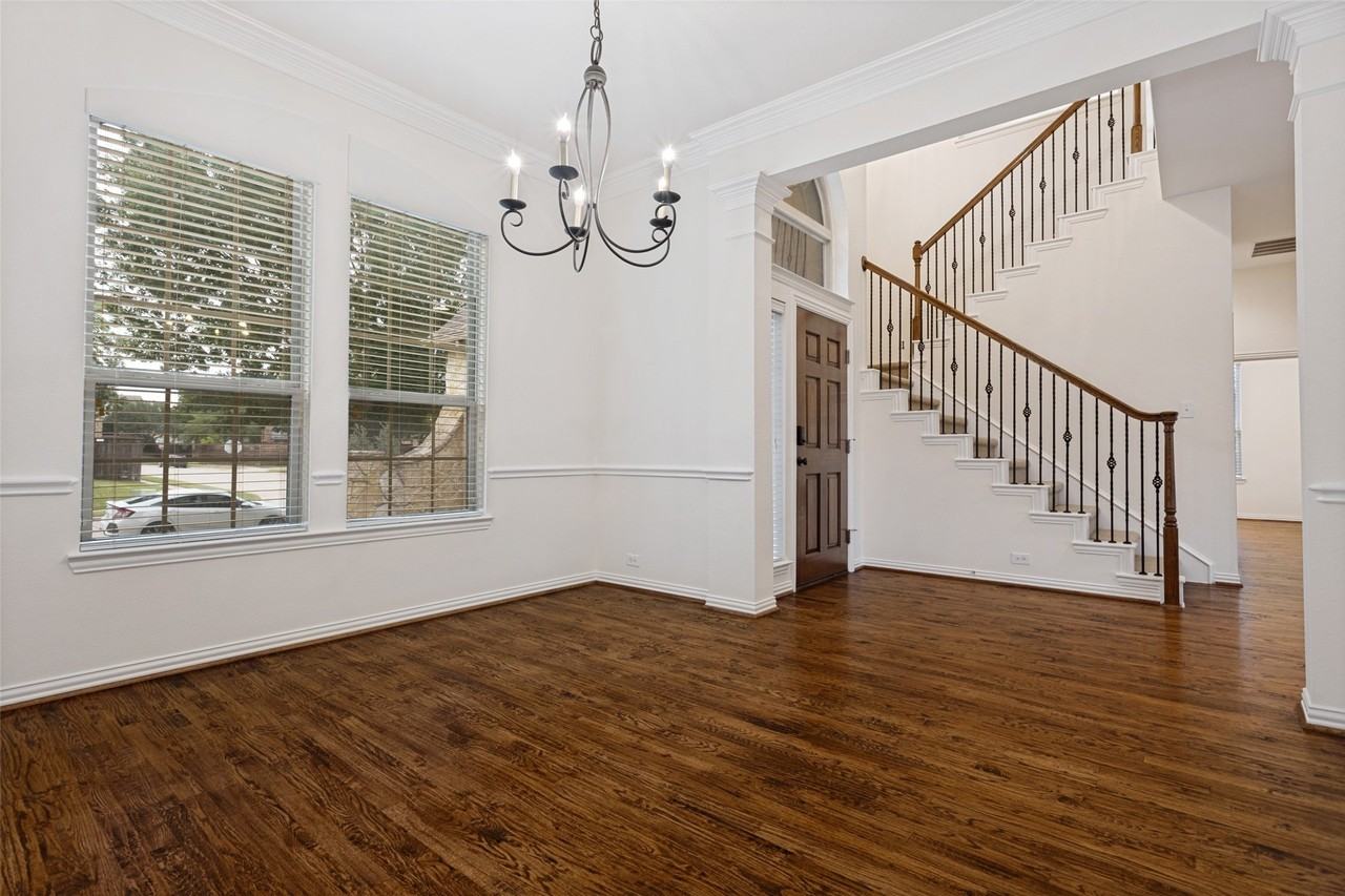 1806 Caprock Rd - Photo 3 of 25