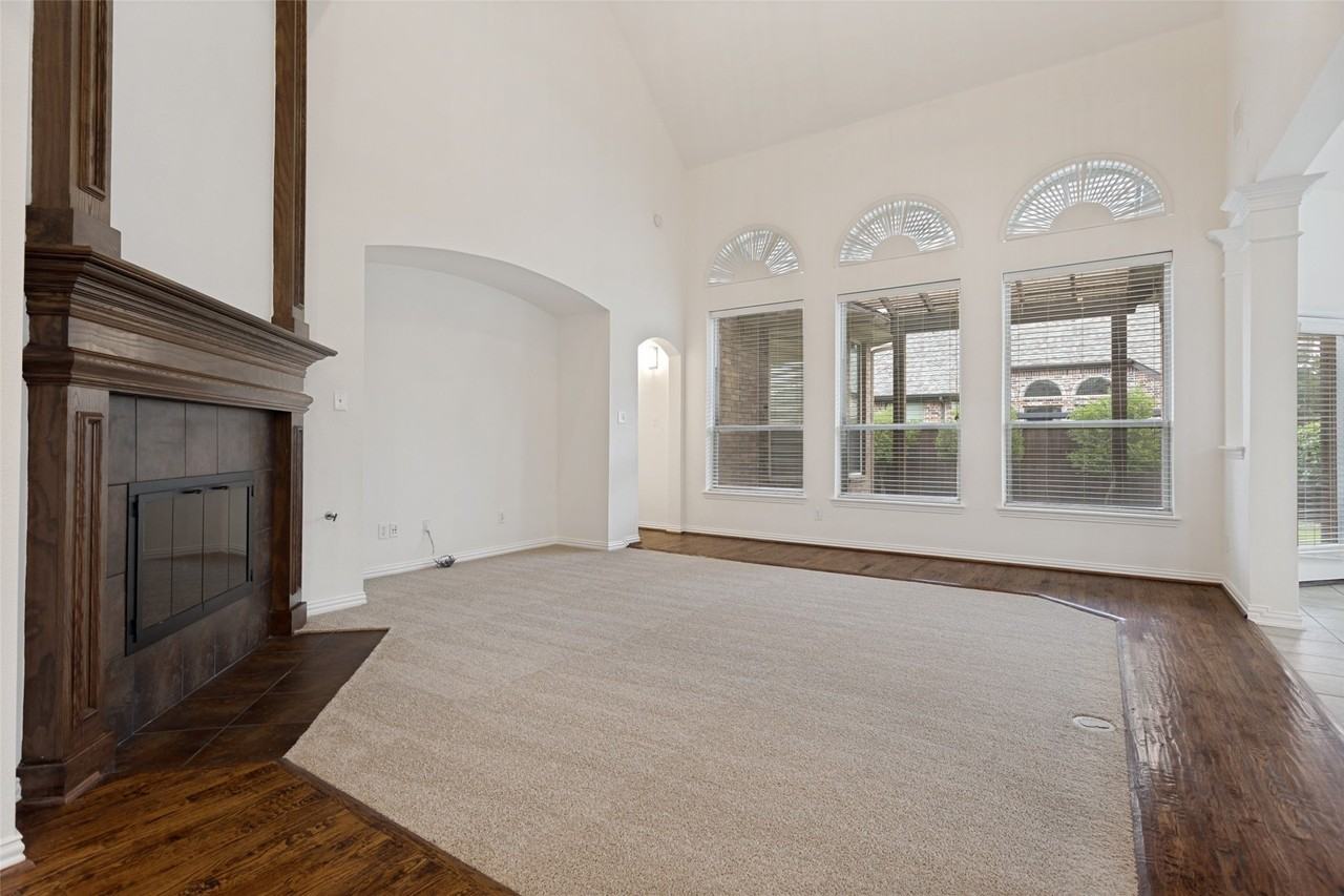 1806 Caprock Rd - Photo 5 of 25