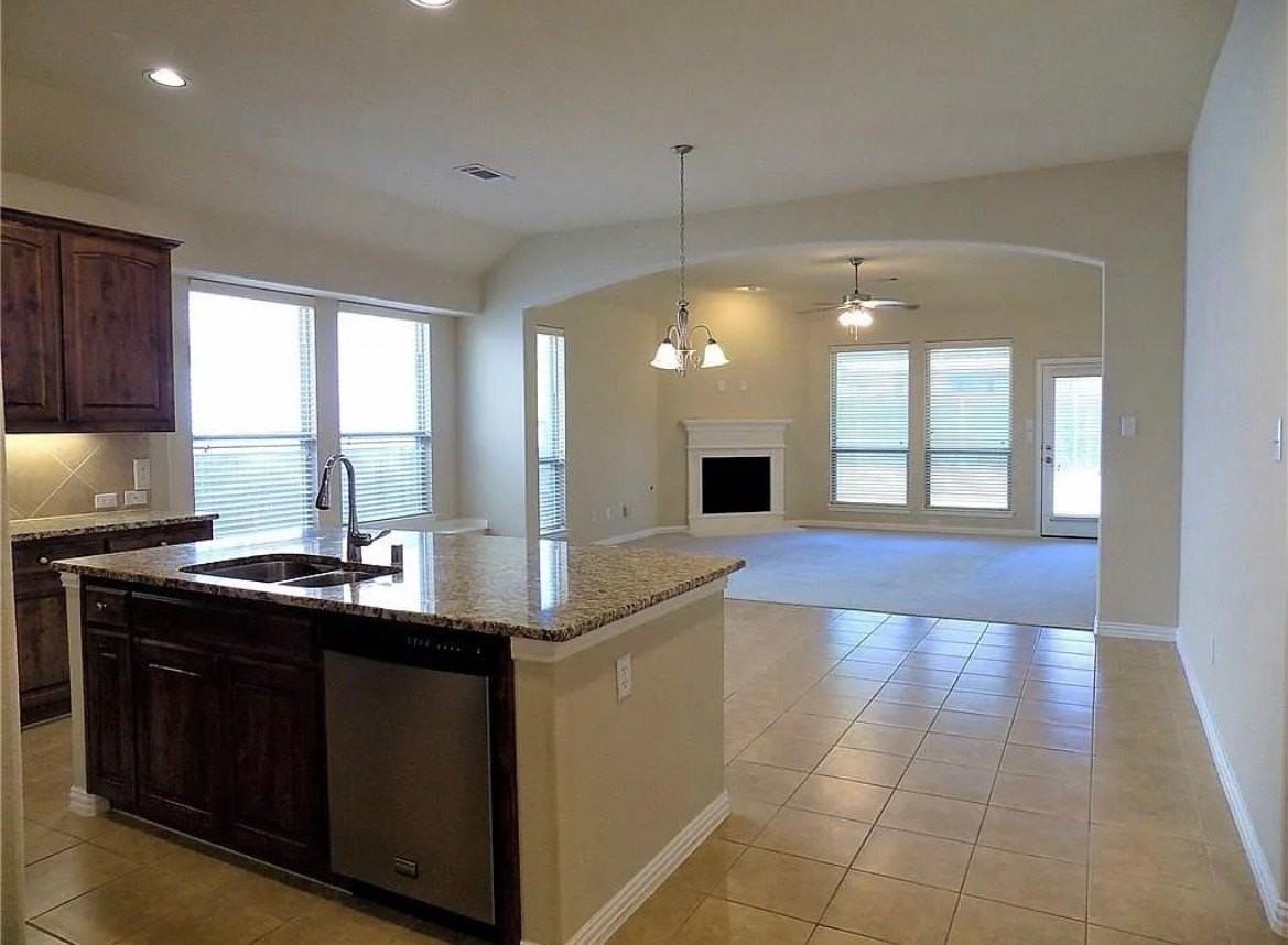 10320 Cochron Dr - Photo 4 of 13