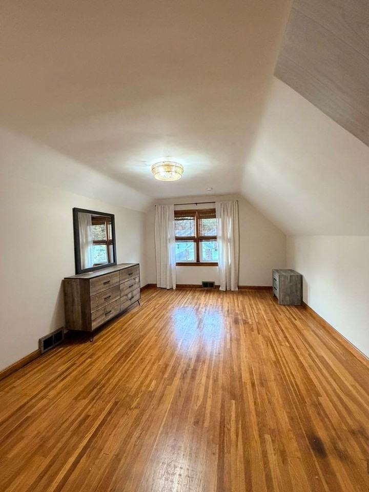 1620 Olive St - Photo 7 of 17