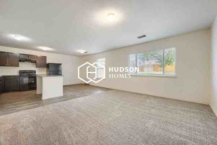 5320 Fernander Dr - Photo 4 of 14