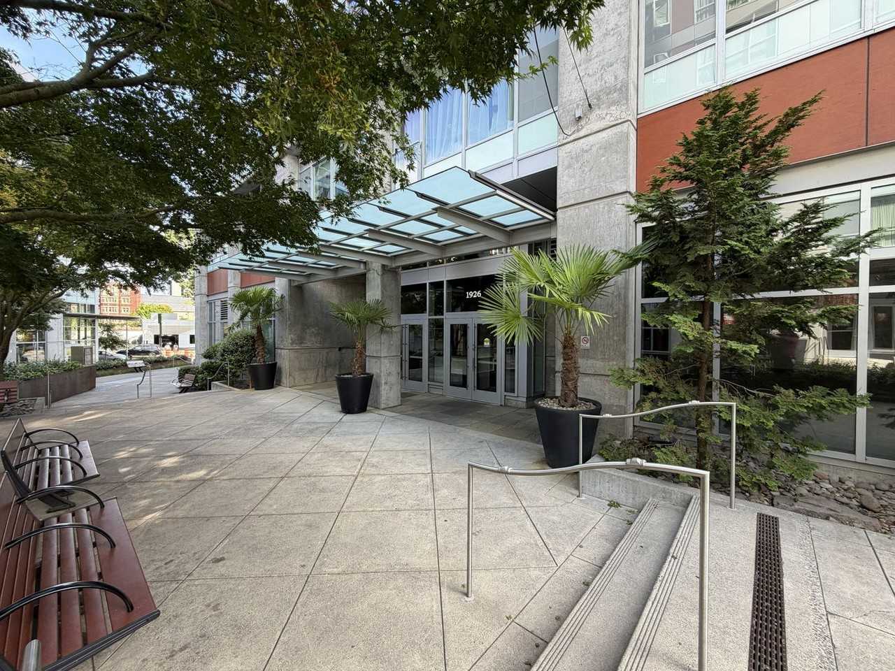 1926 W Burnside St #704 - Photo 3 of 25