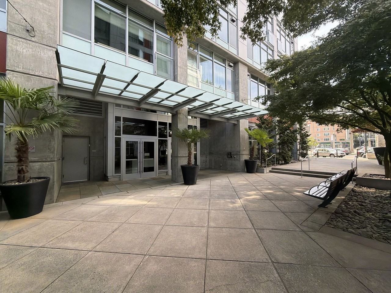 1926 W Burnside St #704 - Photo 4 of 25