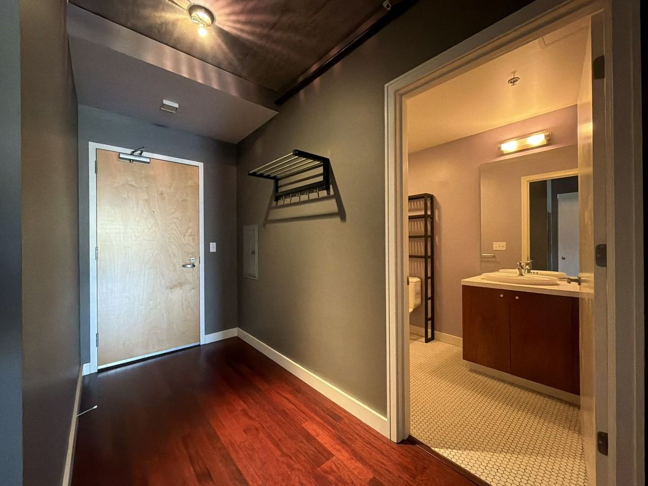 1926 W Burnside St #704 - Photo 7 of 25