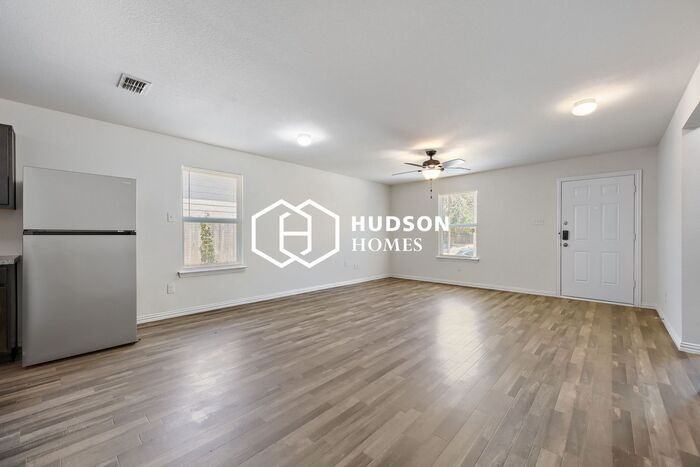3729 Colonial Ave - Photo 4 of 14