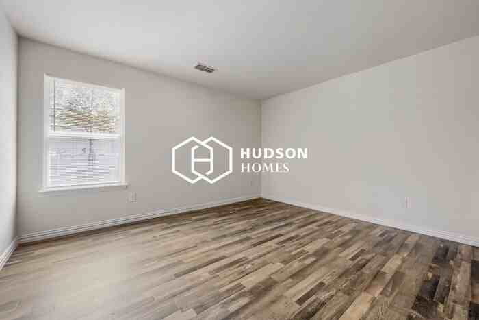 3729 Colonial Ave - Photo 7 of 14