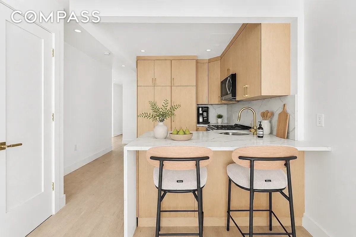 478 Bergen St #2 - Photo 3 of 10