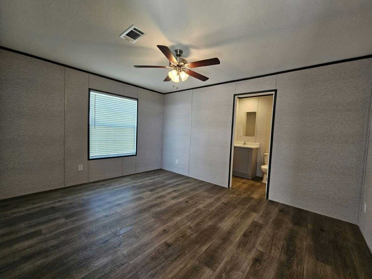 511 Suwanee Dr #2024 - Photo 6 of 11