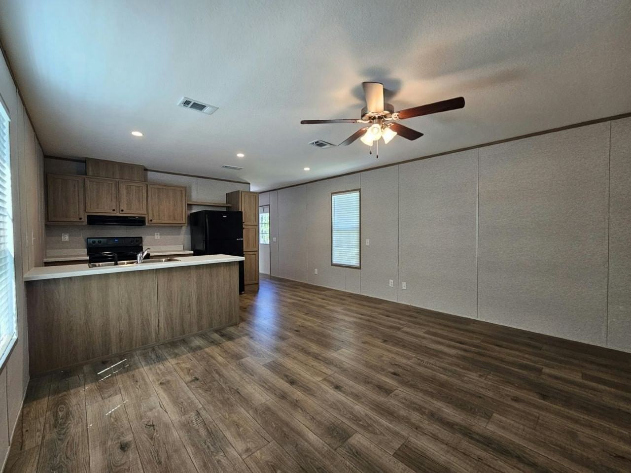 514 Suwanee Dr #2049 - Photo 2 of 10