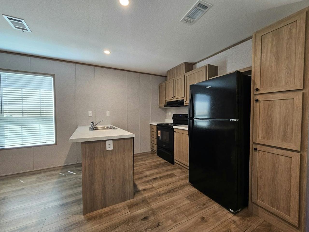 514 Suwanee Dr #2049 - Photo 3 of 10