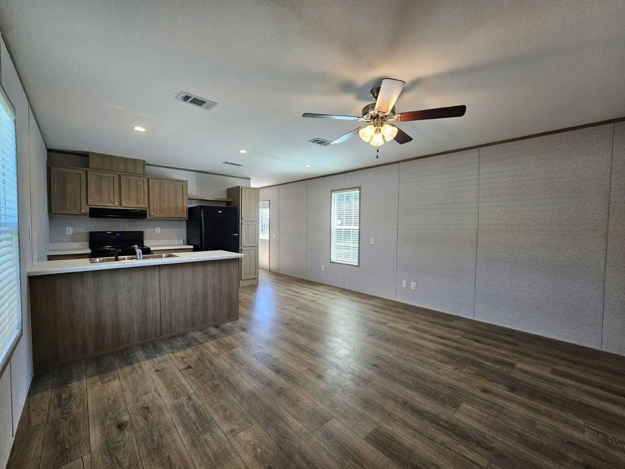 491 Suwanee Dr #2019 - Photo 2 of 13