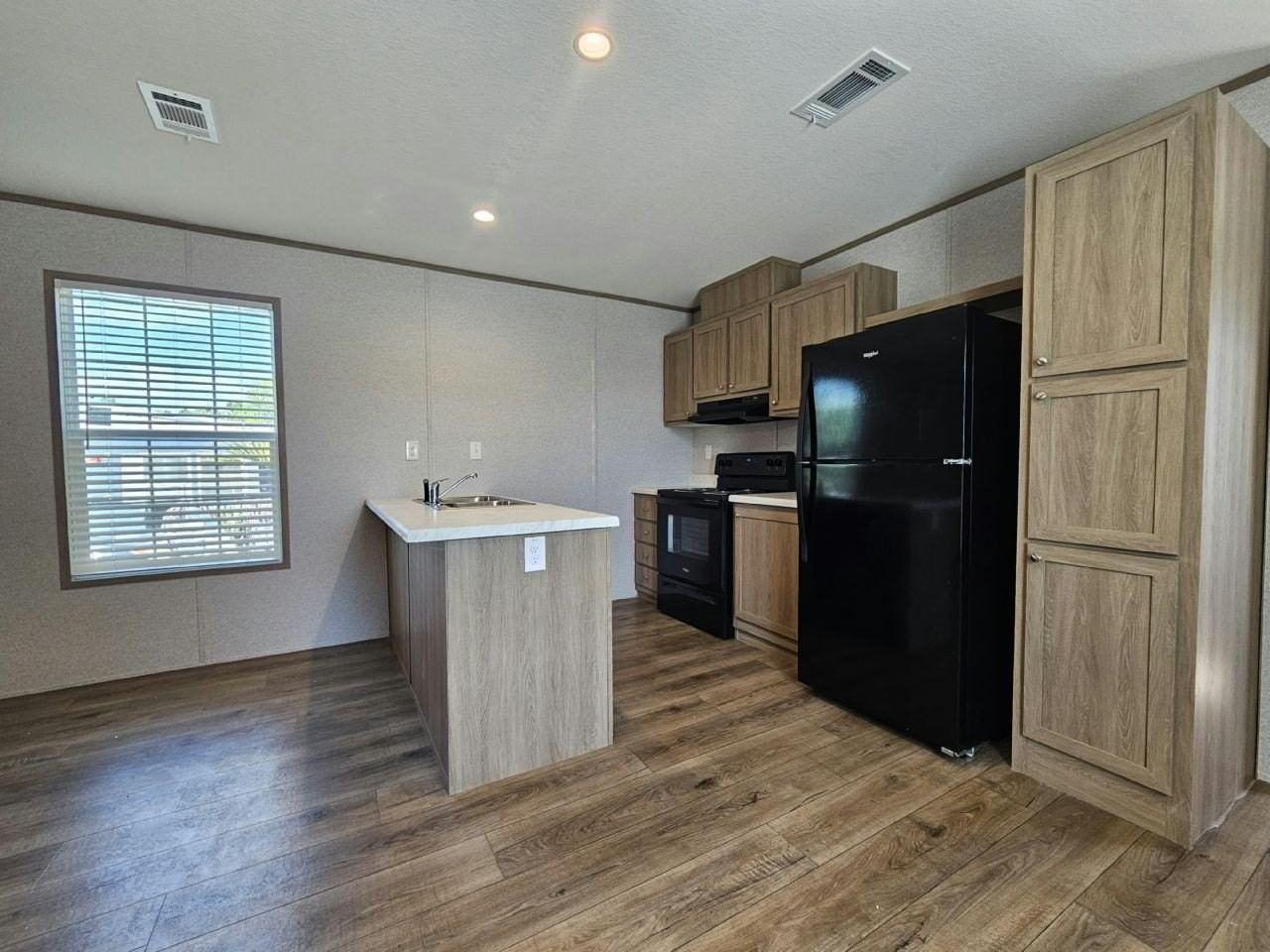 491 Suwanee Dr #2019 - Photo 3 of 13