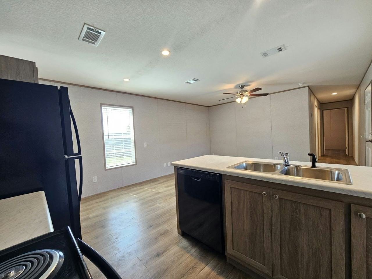 491 Suwanee Dr #2019 - Photo 4 of 13