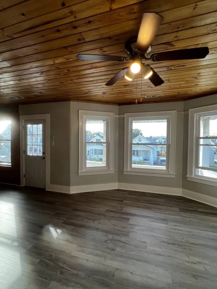506 Michigan Ave - Photo 2 of 9