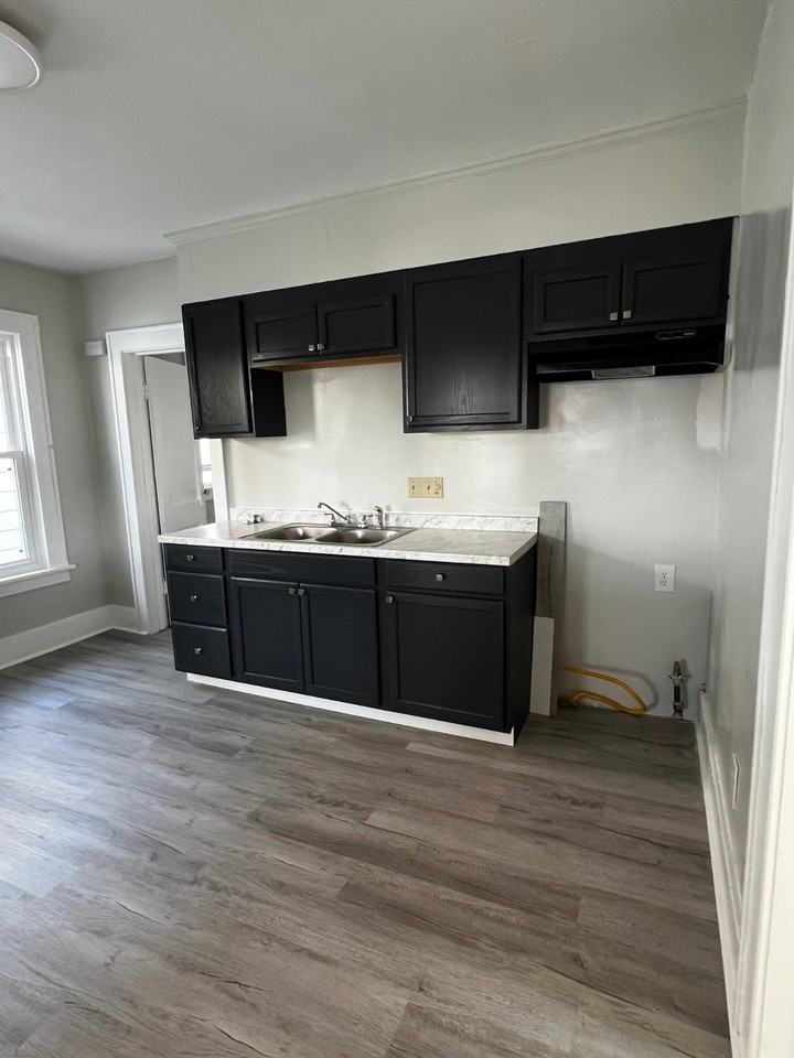 506 Michigan Ave - Photo 5 of 9