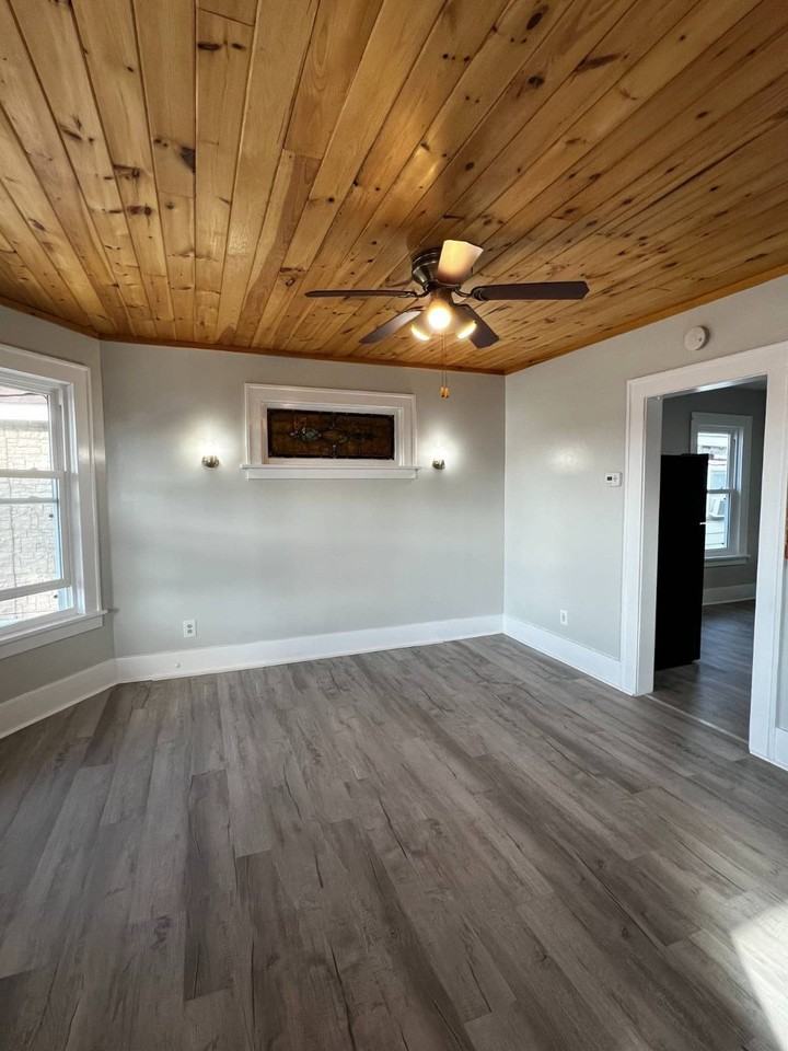 506 Michigan Ave - Photo 6 of 9