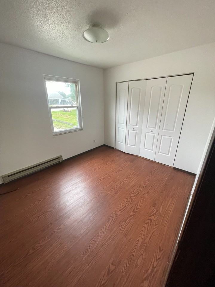 529 9th St - Photo 2 of 6
