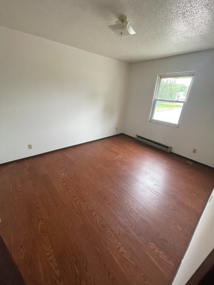 529 9th St - Photo 3 of 6