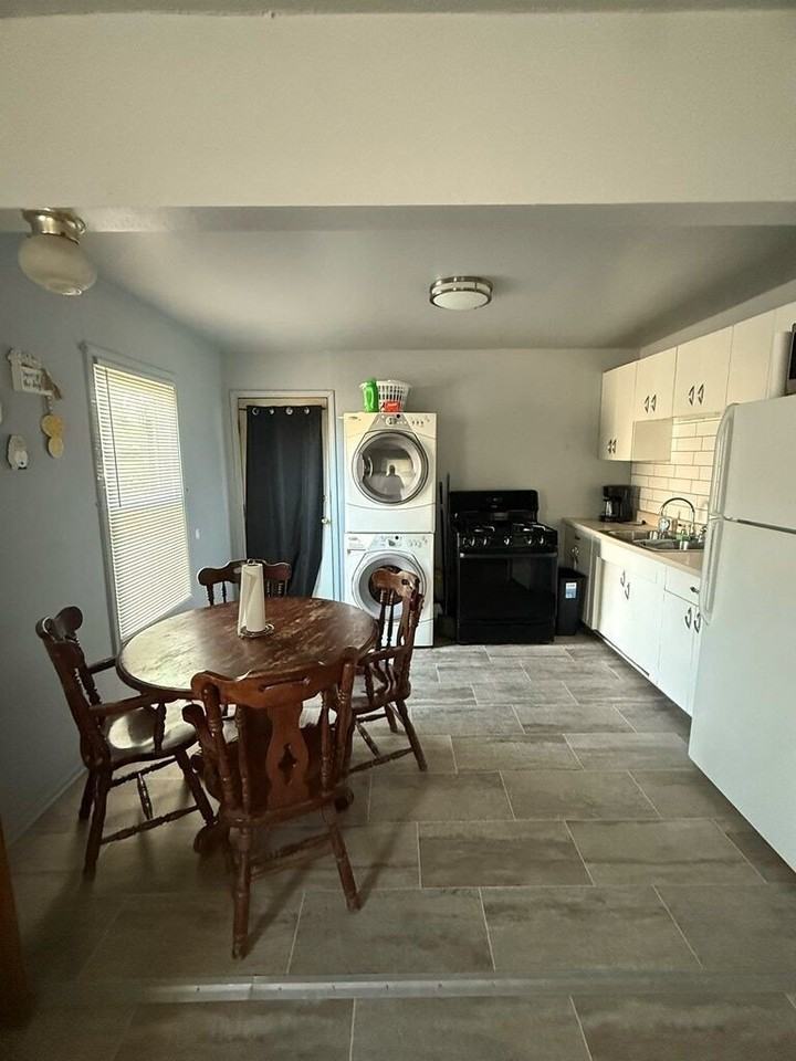 2744 Center Ave - Photo 2 of 8