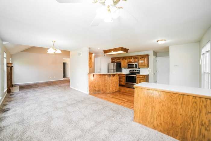 117 E Foxwood Dr - Photo 5 of 10