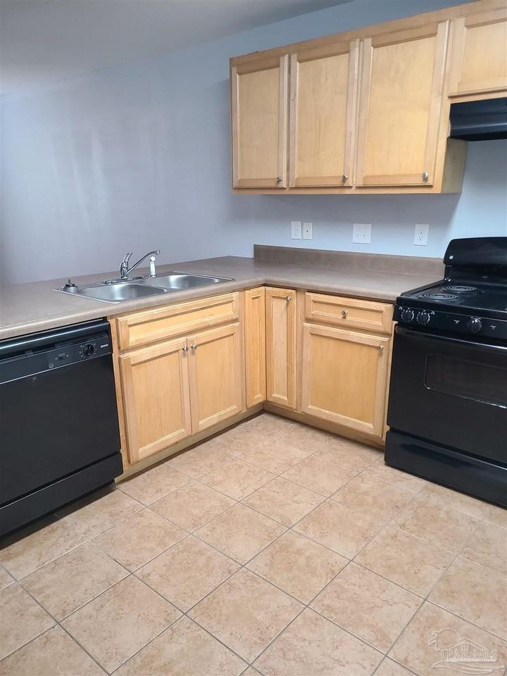1421 N 61st Ave #501 - Photo 3 of 7