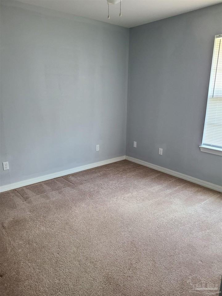 1421 N 61st Ave #501 - Photo 6 of 7