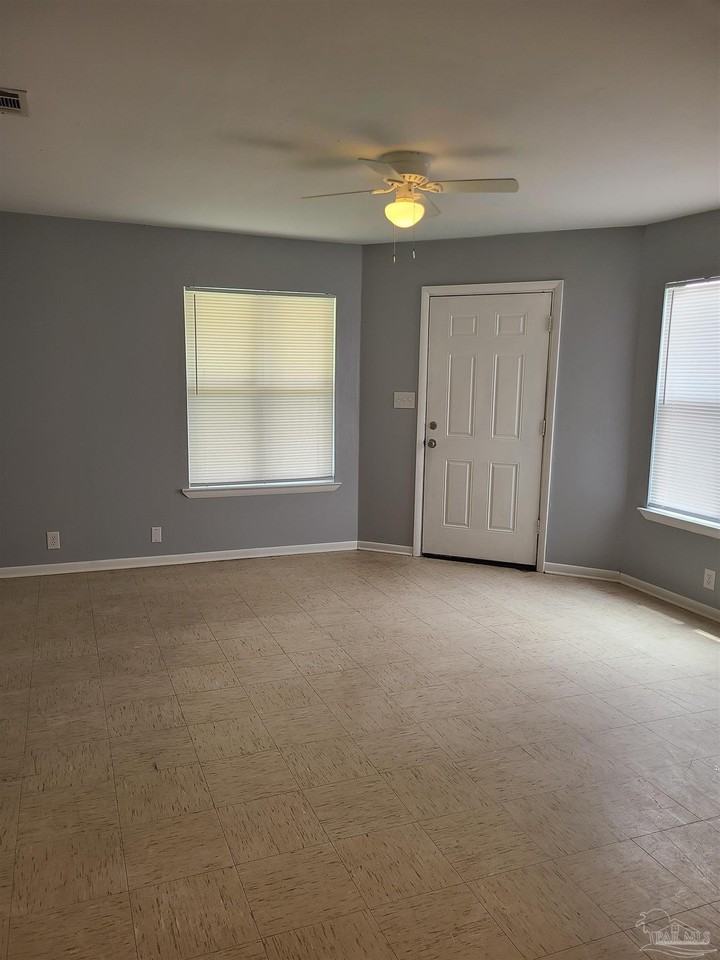 907 N N St - Photo 2 of 9