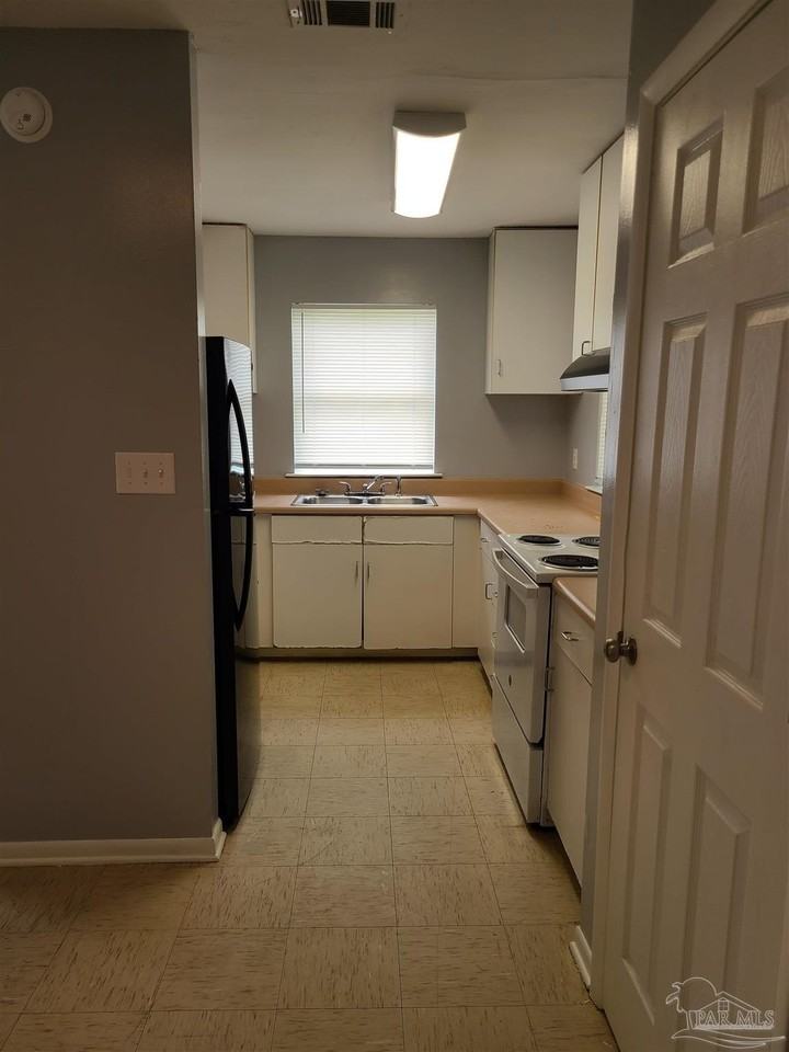 907 N N St - Photo 3 of 9