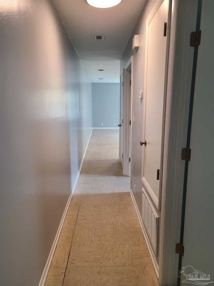 907 N N St - Photo 7 of 9
