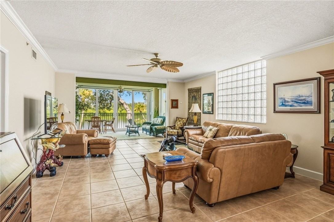 8865 W Orchid Island Cir #205 - Photo 3 of 35