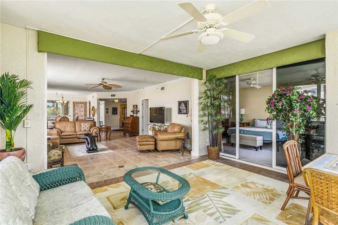 8865 W Orchid Island Cir #205 - Photo 4 of 35