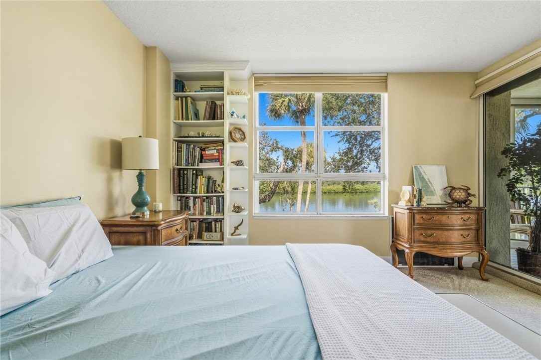 8865 W Orchid Island Cir #205 - Photo 5 of 35
