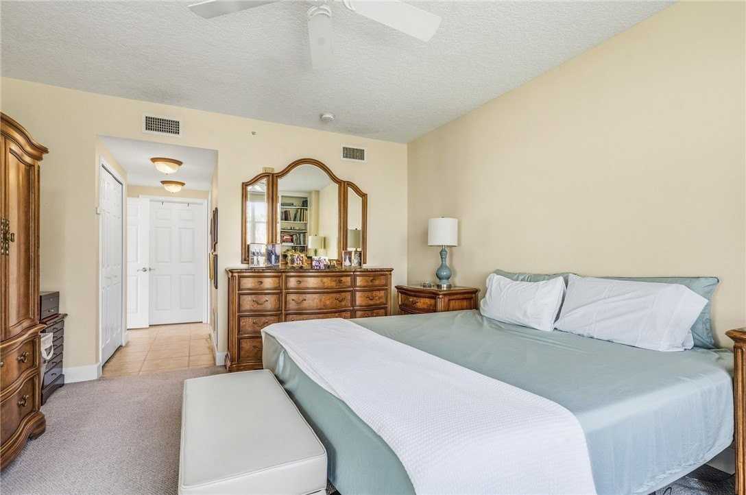 8865 W Orchid Island Cir #205 - Photo 6 of 35