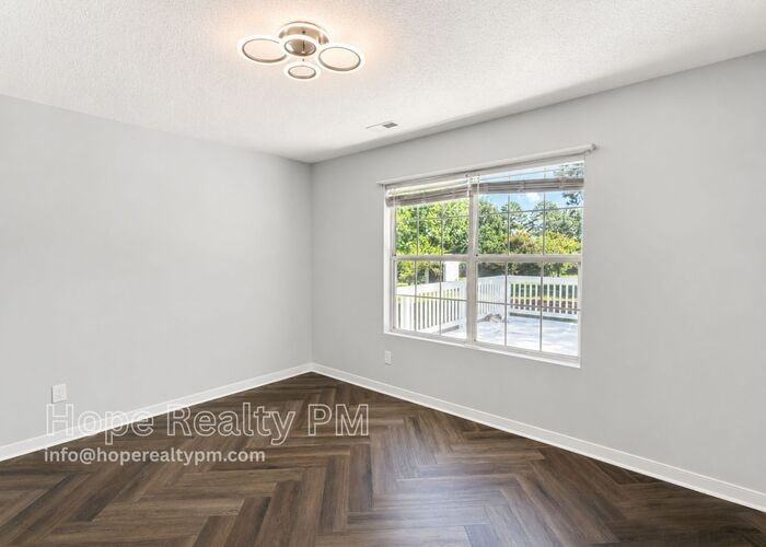 3511 Silver Oak Ct - Photo 3 of 20