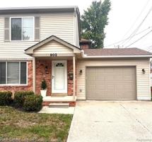 featured image of 902 Beaconsfield Ave