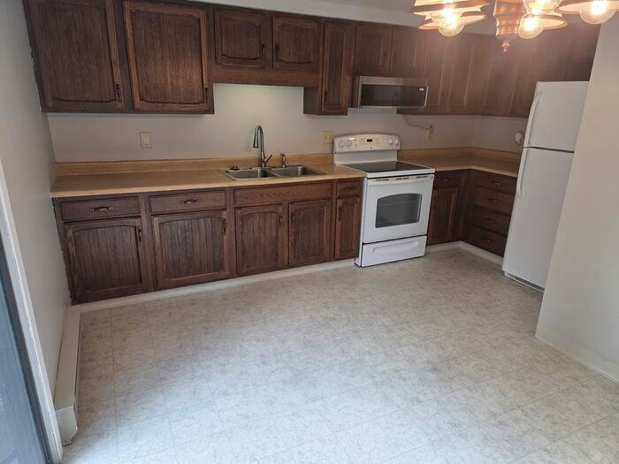 619 S Terrace Dr - Photo 4 of 18