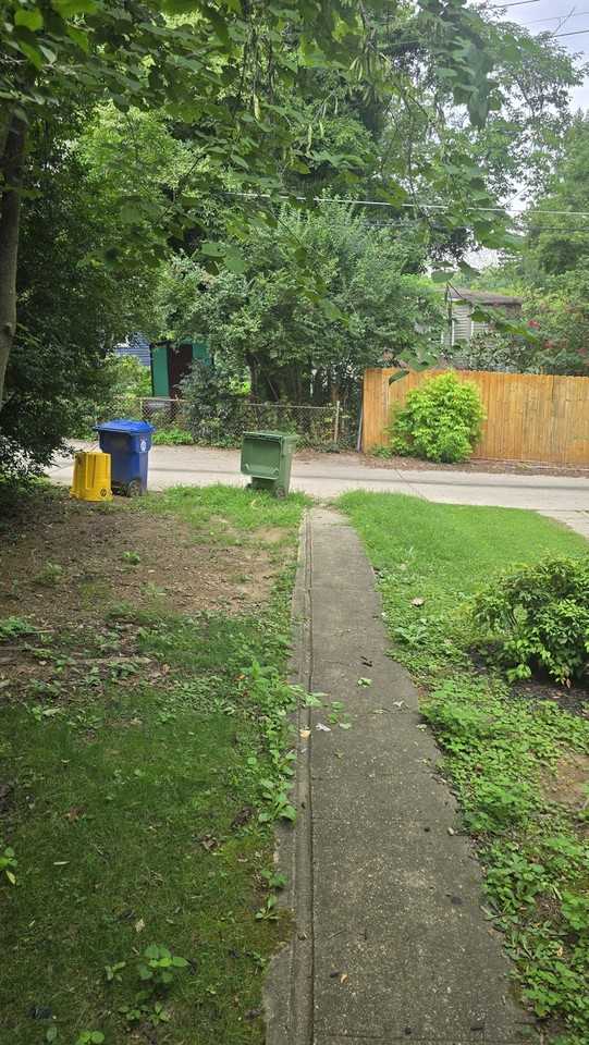 6148 Parkway Dr #B - Photo 2 of 7