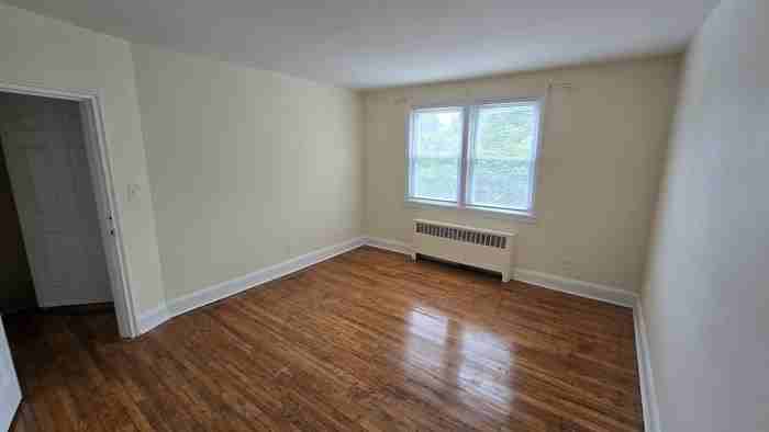 6148 Parkway Dr #B - Photo 5 of 7