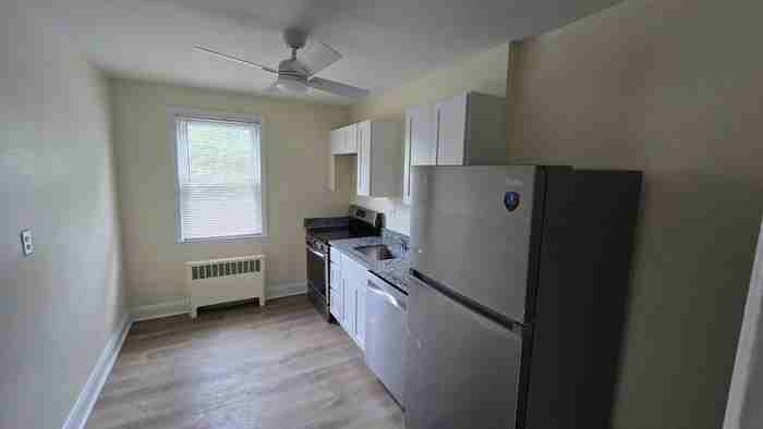 6148 Parkway Dr #B - Photo 7 of 7